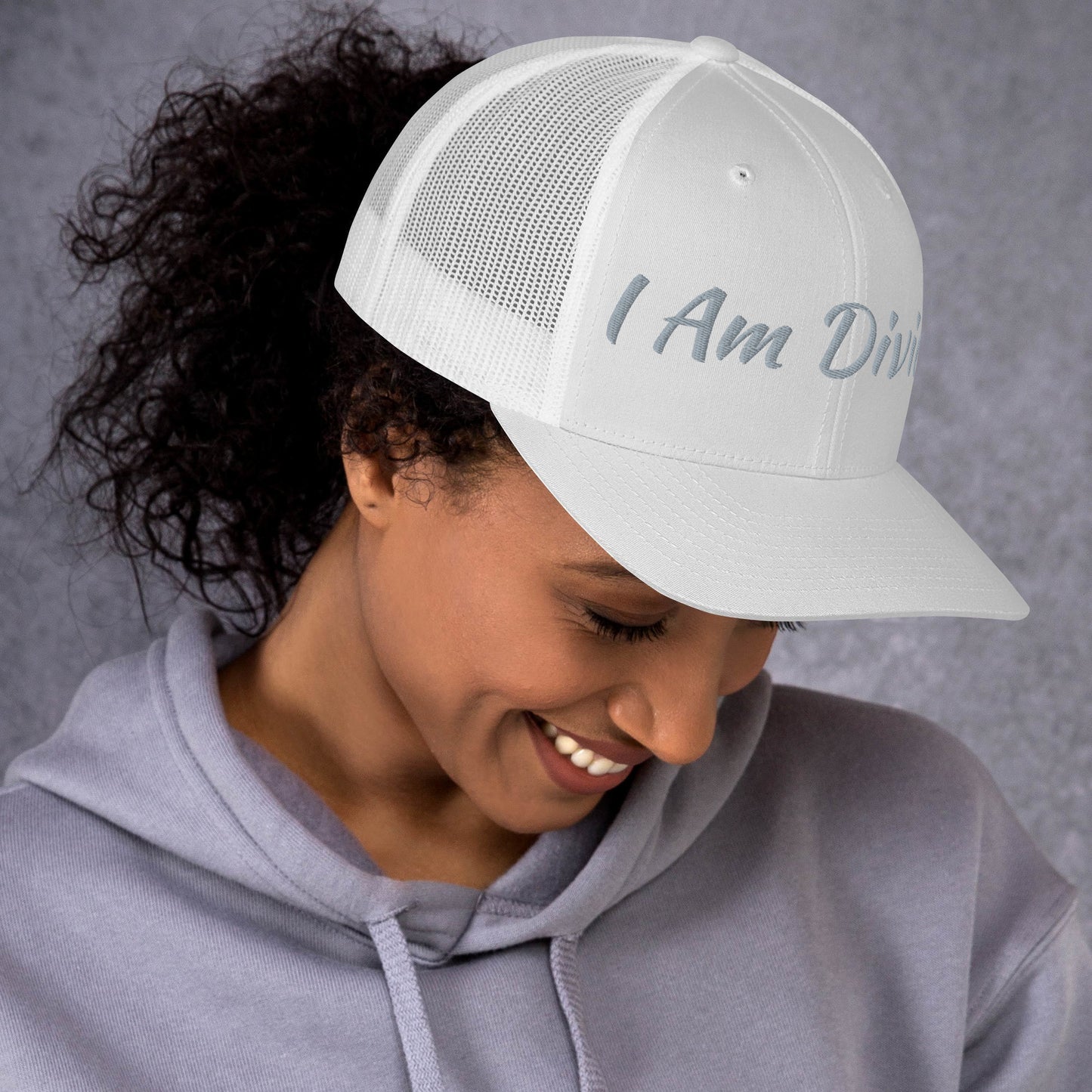 Casquette de camionneur avec logo « Je suis divisé »